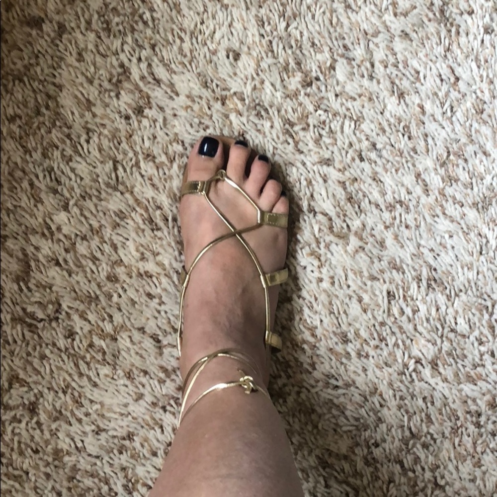 Super cute, Gold strappy sandals